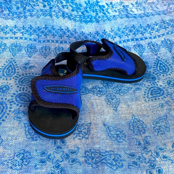 Wipeout Other - Wipeout NWOT • Infant Black Velcro Water Sandals